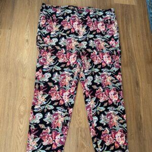 Soft Surroundings Pull-on Floral Cropped Lined Pants EUC 2X 22W